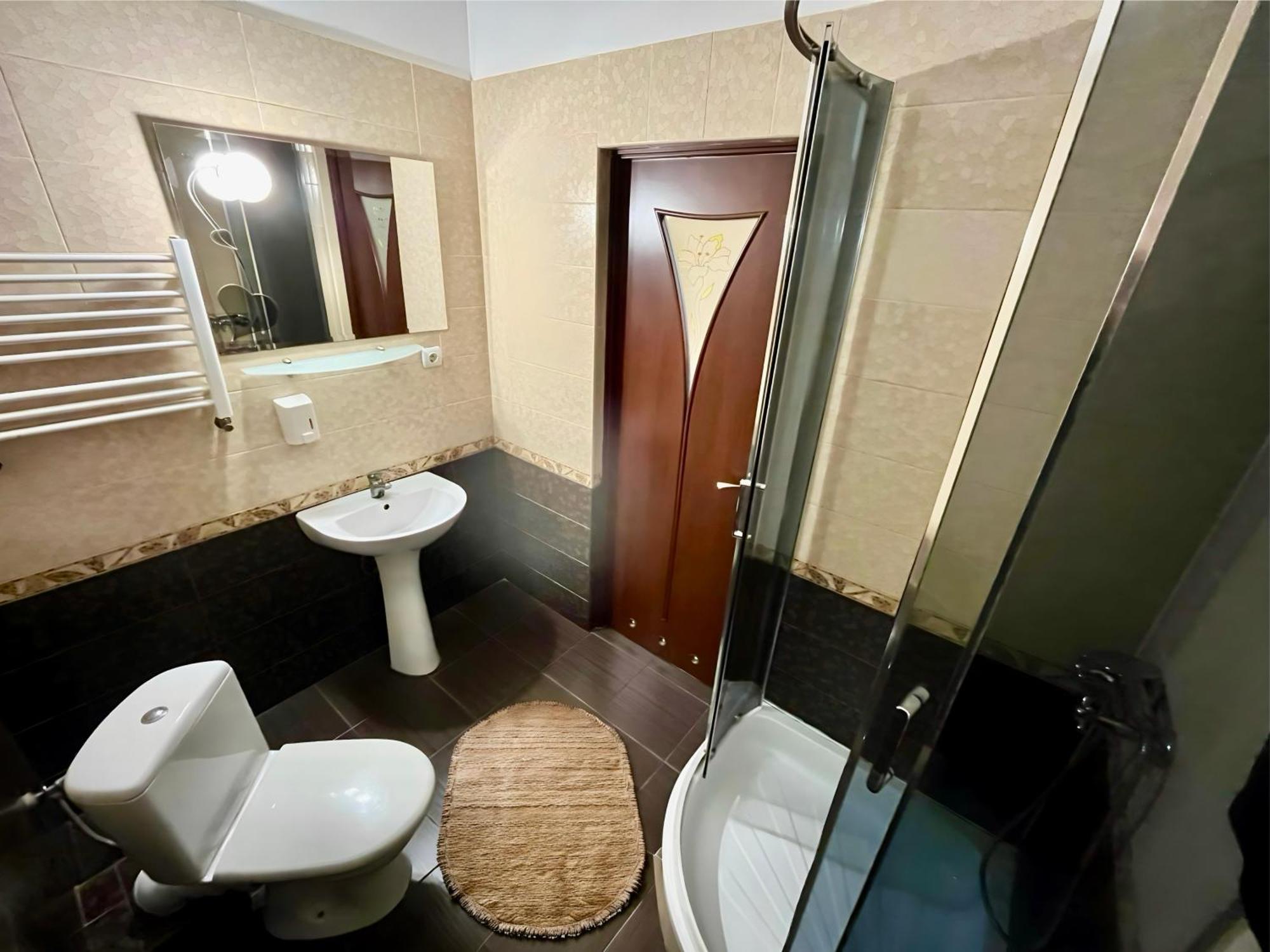 Domino Hotel Berehove  Ngoại thất bức ảnh