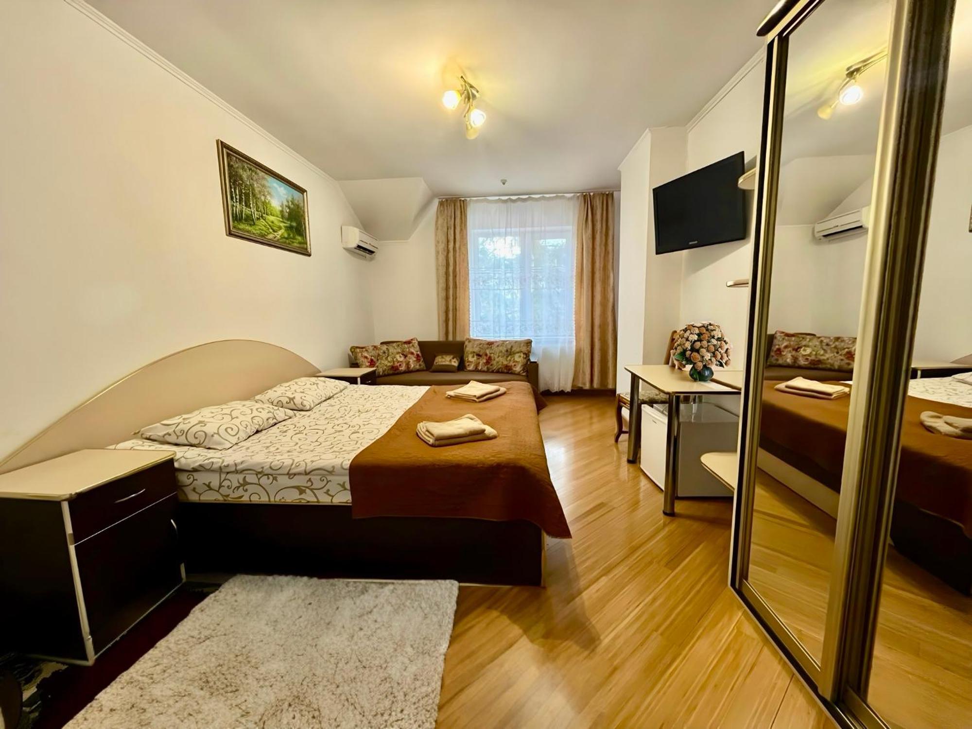 Domino Hotel Berehove  Ngoại thất bức ảnh