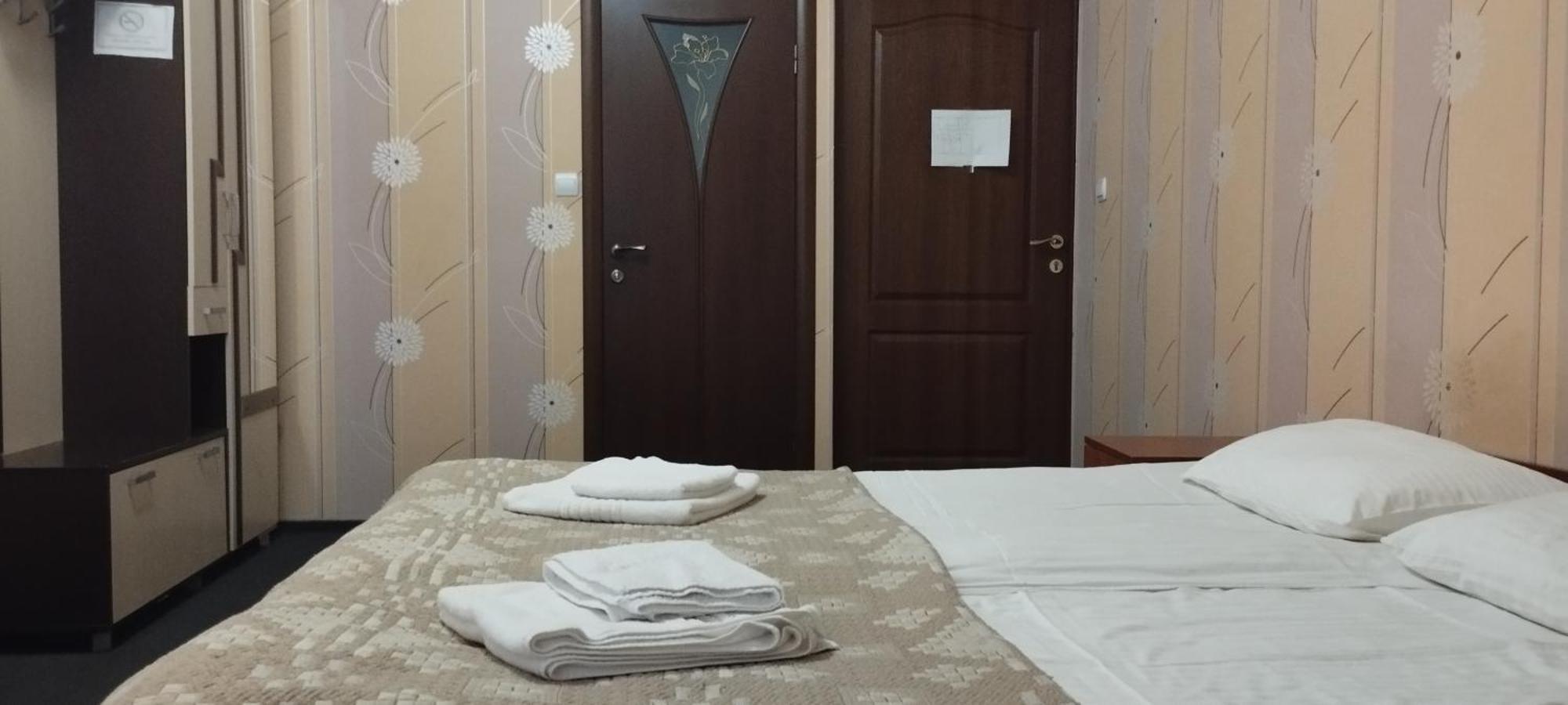 Domino Hotel Berehove  Ngoại thất bức ảnh