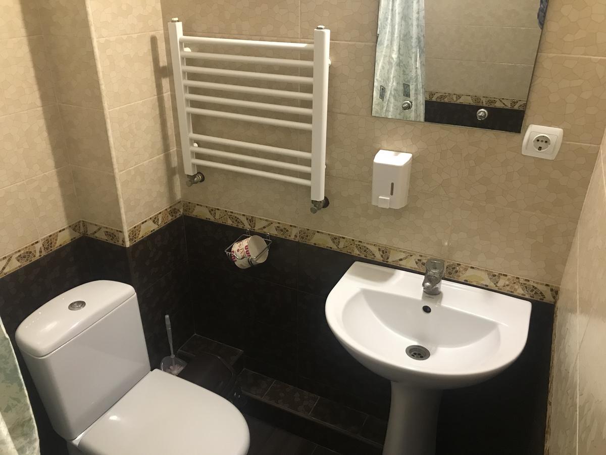 Domino Hotel Berehove  Ngoại thất bức ảnh