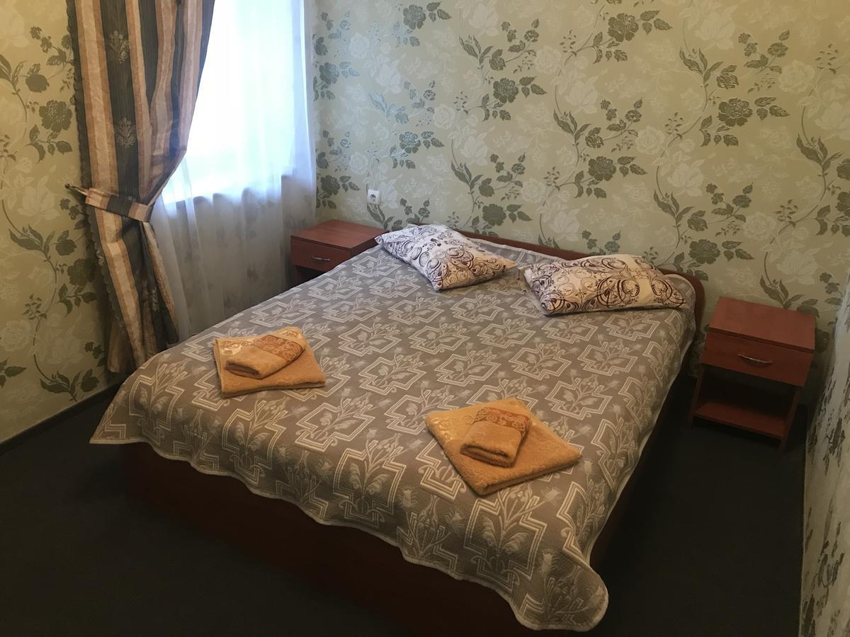 Domino Hotel Berehove  Ngoại thất bức ảnh