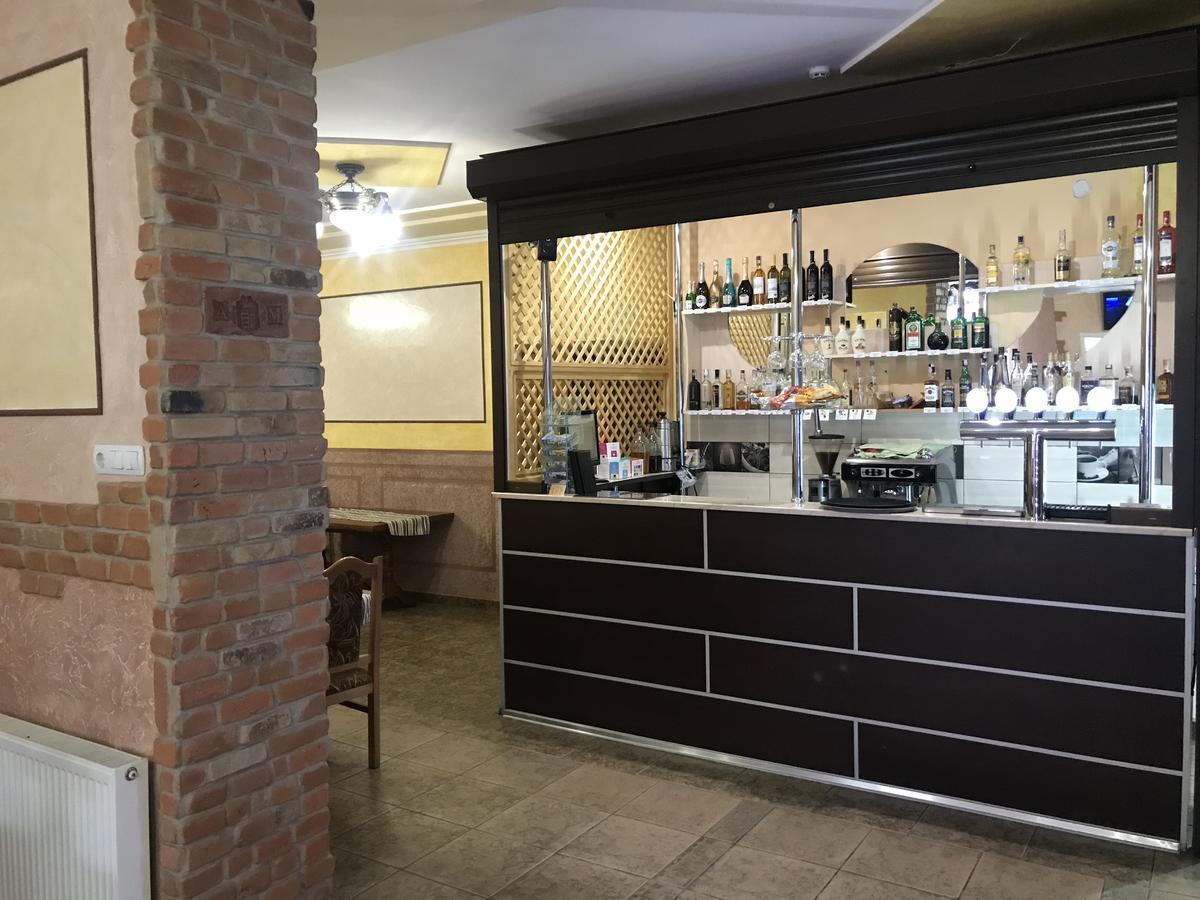 Domino Hotel Berehove  Ngoại thất bức ảnh