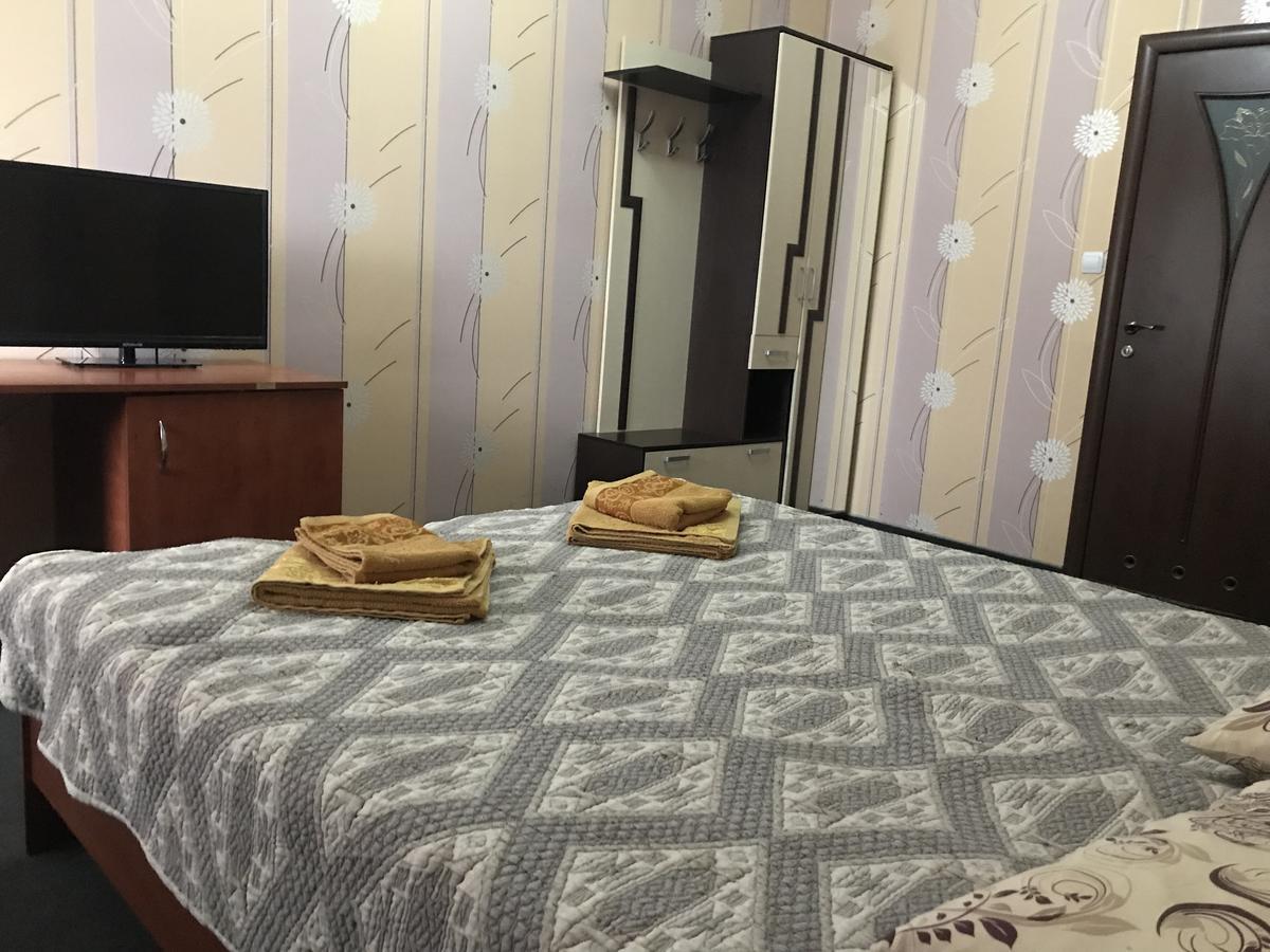 Domino Hotel Berehove  Ngoại thất bức ảnh